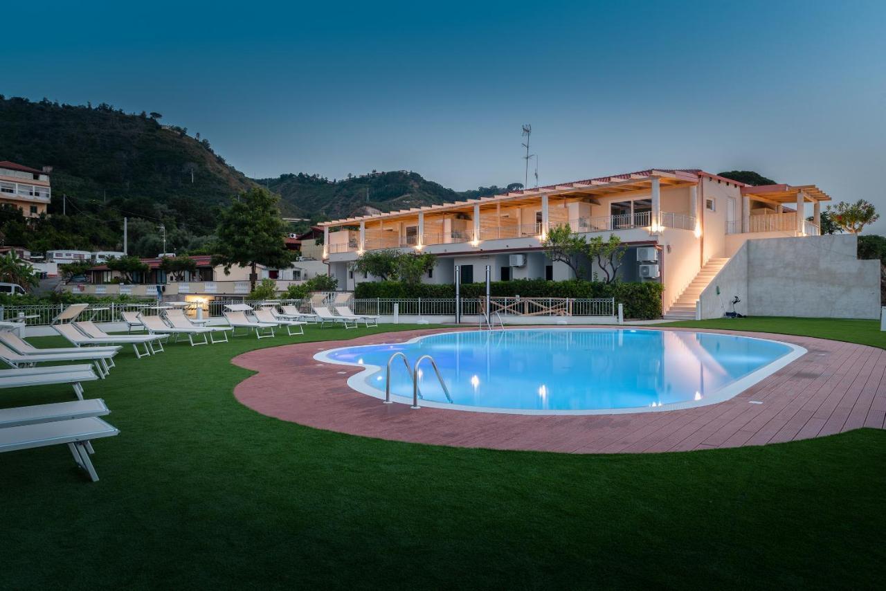 Residence New Paradise Тропеа Екстериор снимка