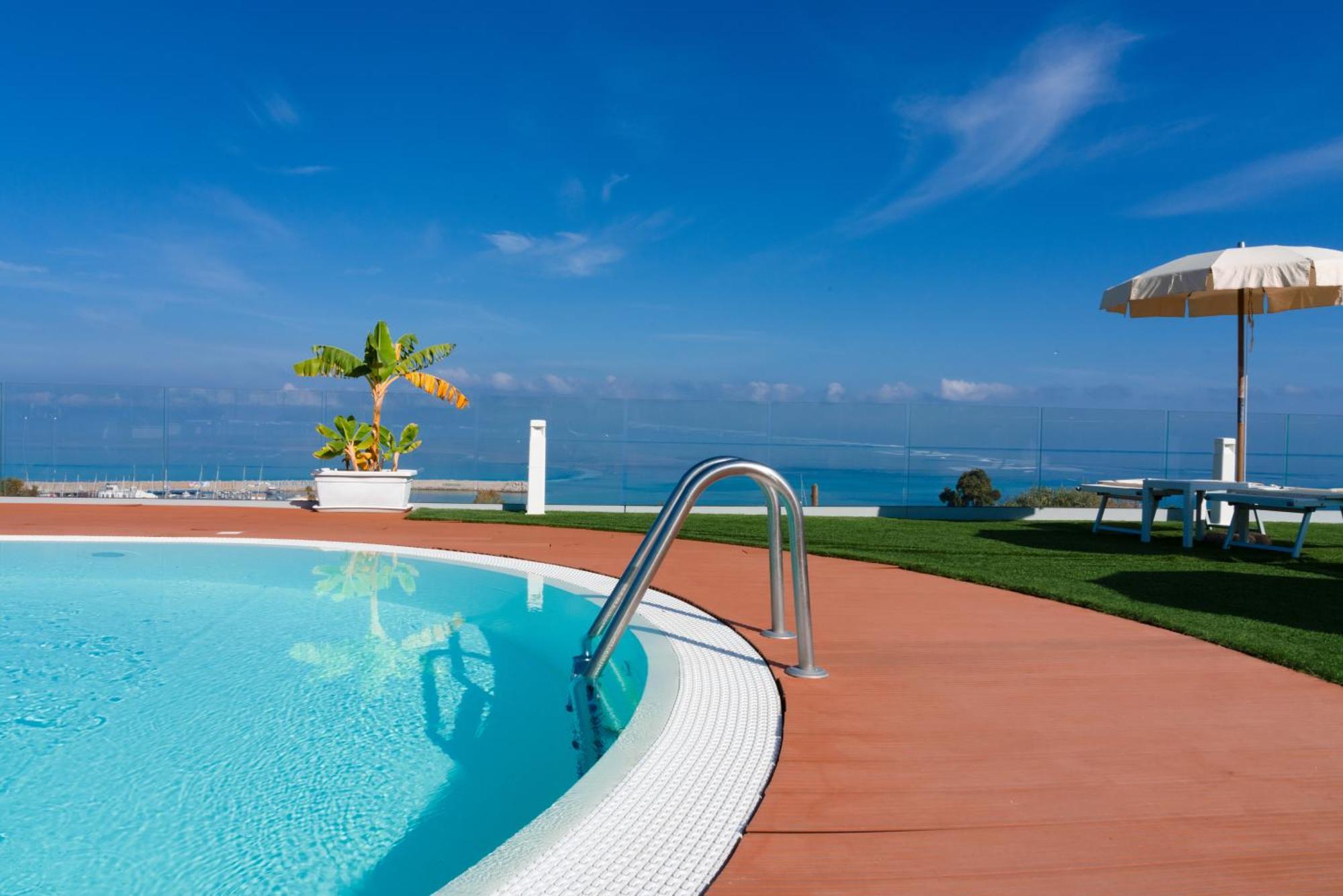 Residence New Paradise Тропеа Екстериор снимка