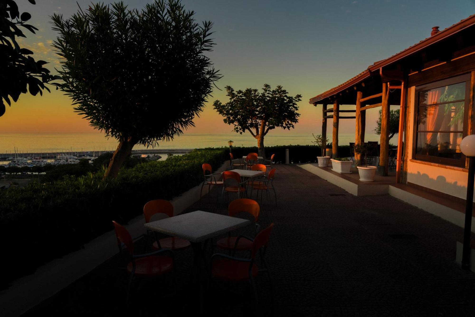 Residence New Paradise Тропеа Екстериор снимка